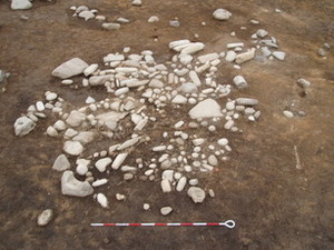 集石状に配置された組石（2007年、南西から、１号組石）