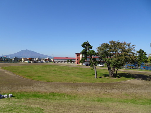 福村小学校からの岩木山