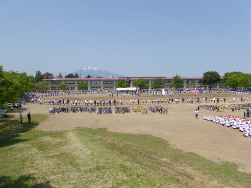 豊田小学校からの岩木山