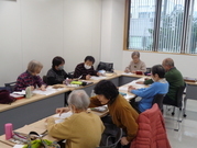 桜松会俳句クラブ活動の様子