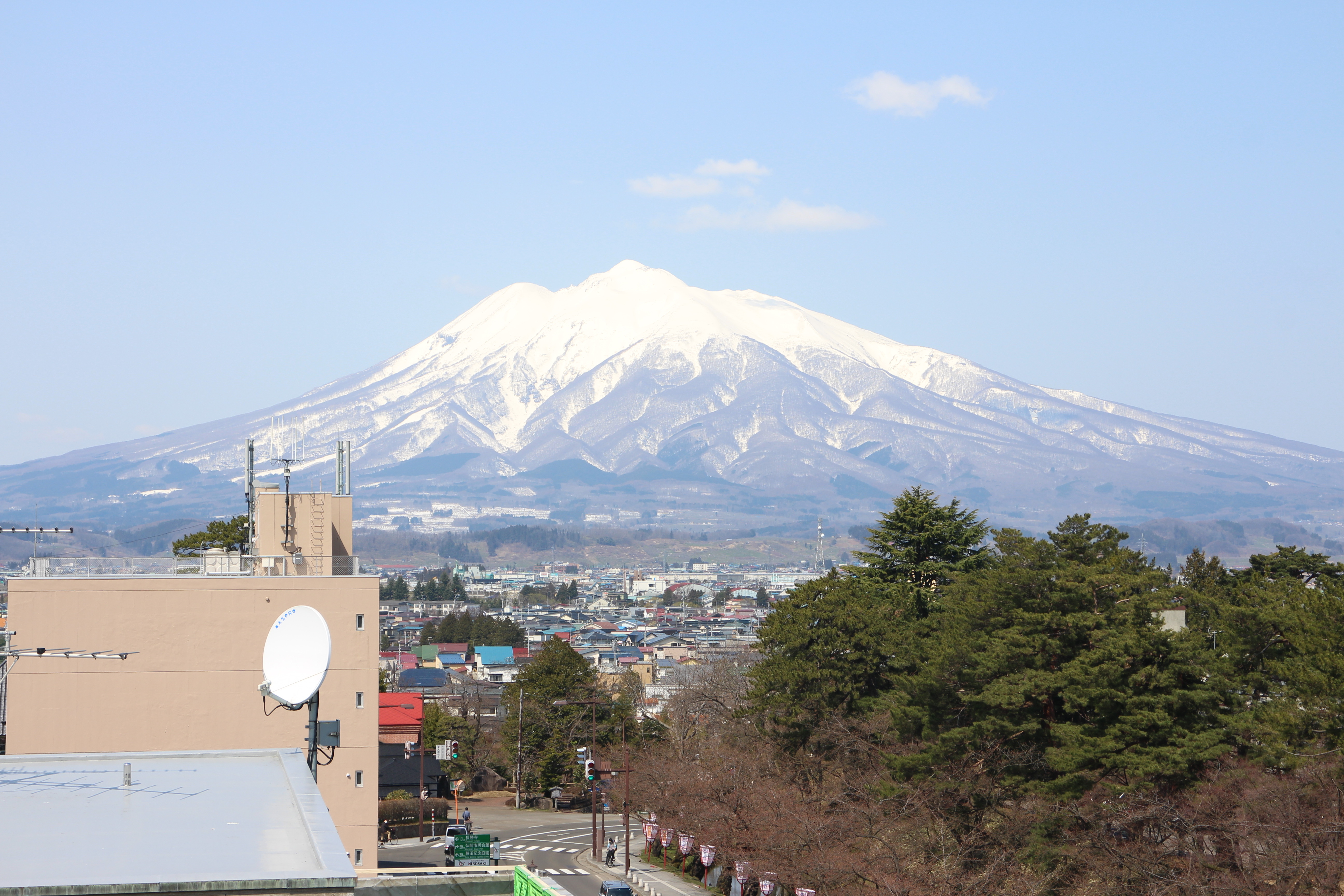 屋上からの岩木山