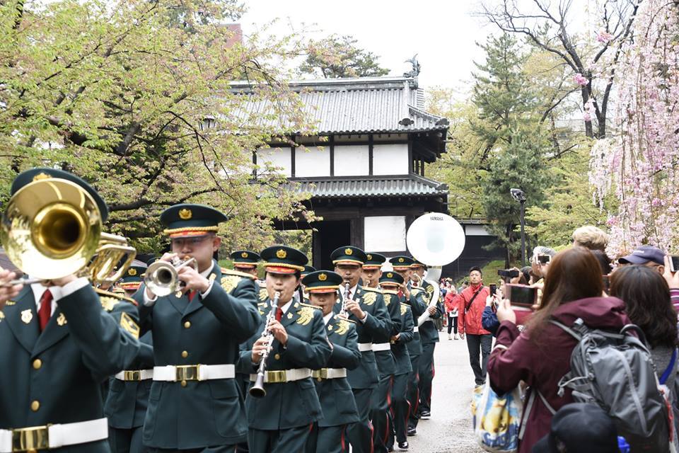 弘前観桜会100周年記念パレードの様子