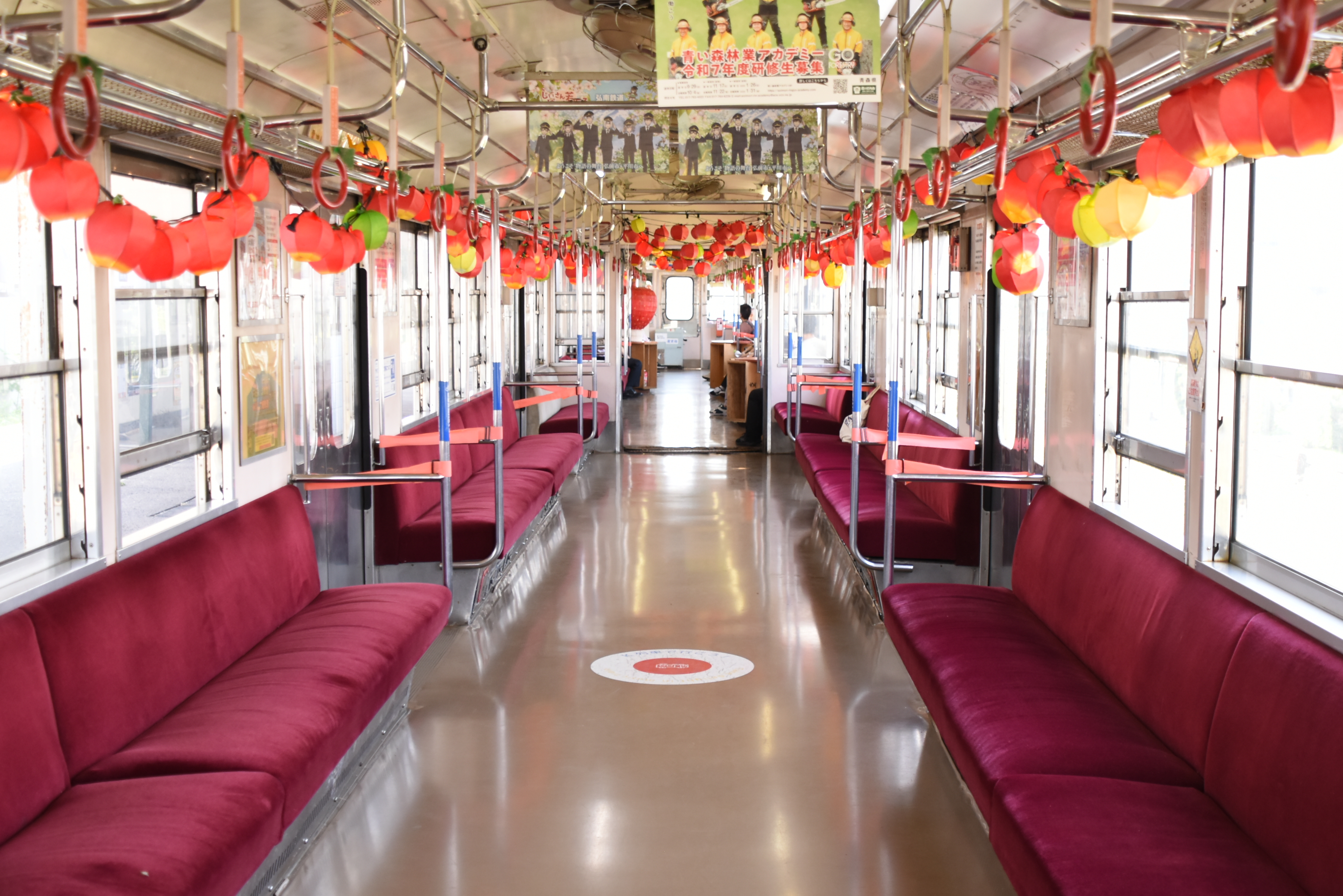 りんごねぷた列車運行中（2024.09.25） - いいかも！！弘前 ～弘前