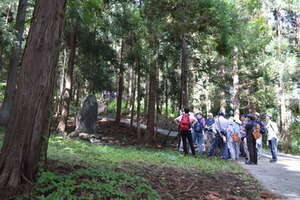 歴史体感ツアー開催風景（如来瀬石切丁場跡）