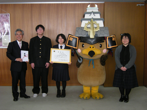 弘前工業高校放送部の生徒たちとの写真