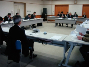 写真：案件審議の様子
