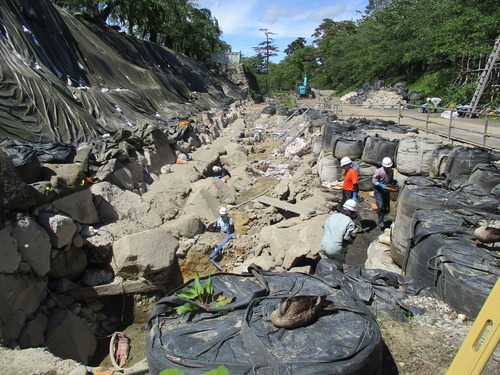 R2hirosaki-castle-ruins-honmaruishigaki