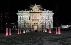 写真：旧第五十九銀行本店本館及び市民中央広場