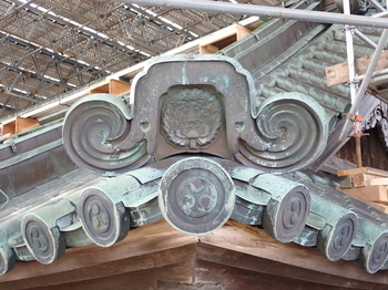 北の郭北門2階隅棟鬼板