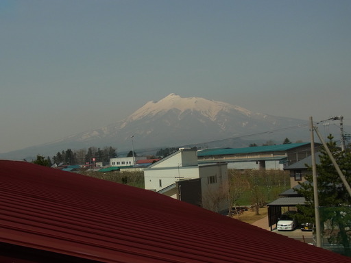 北辰中学校からの岩木山