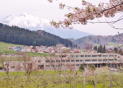 相馬中学校からの岩木山