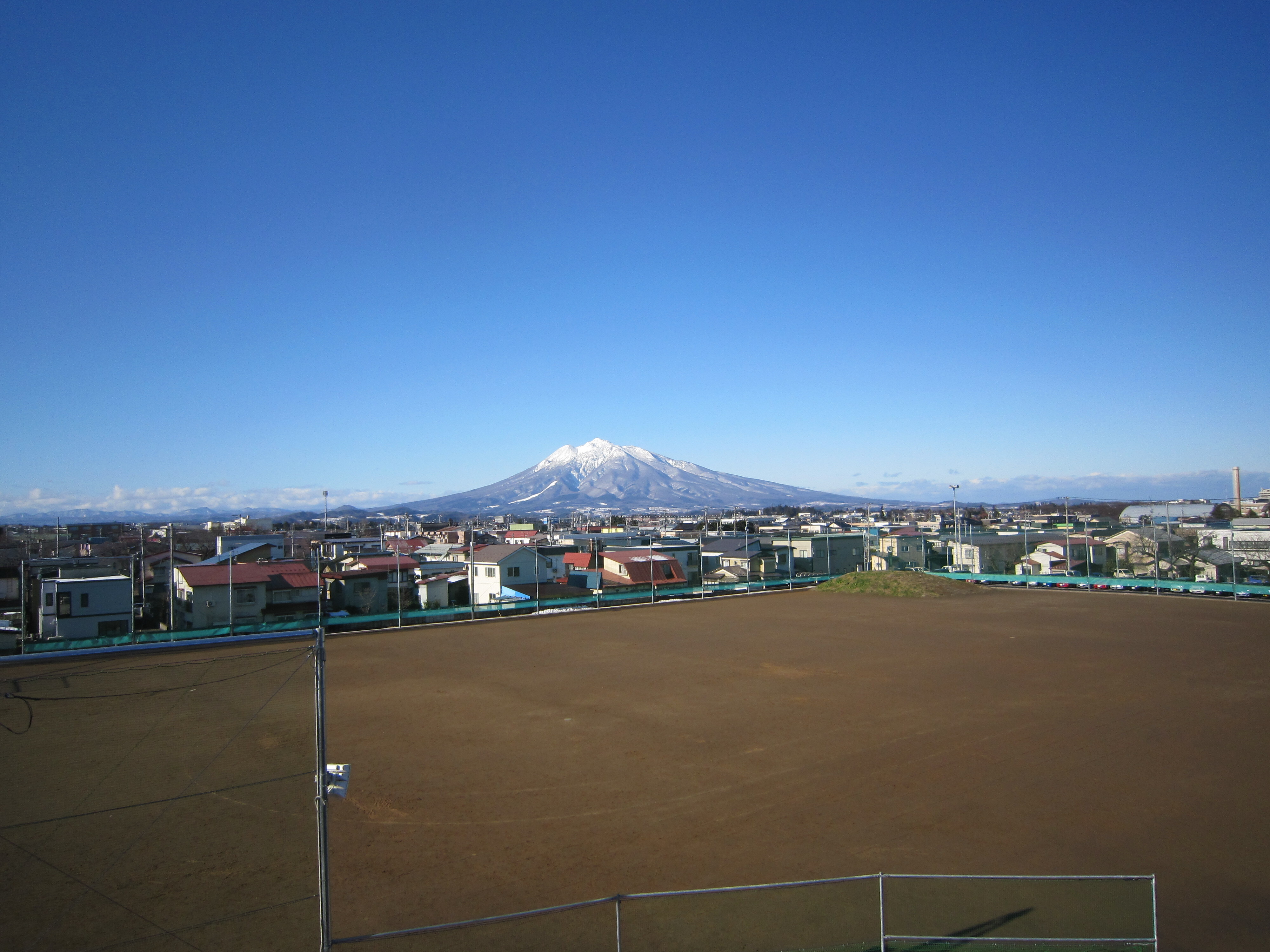 文京小から見る岩木山