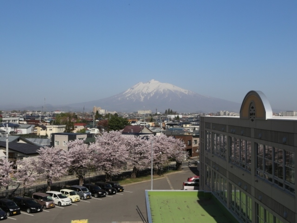 堀越小学校から見る岩木山