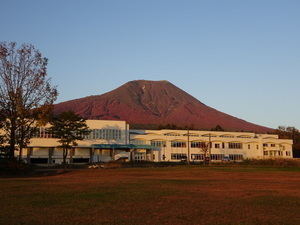 常盤野小・中から見る岩木山