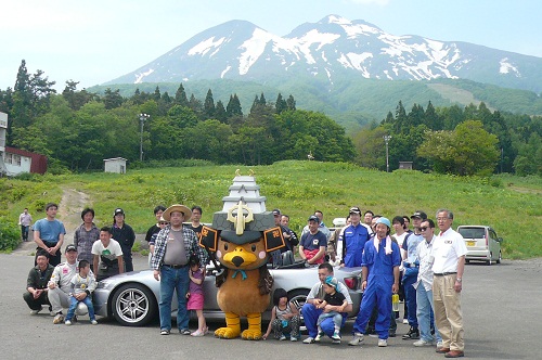 岩木山をバックに記念撮影